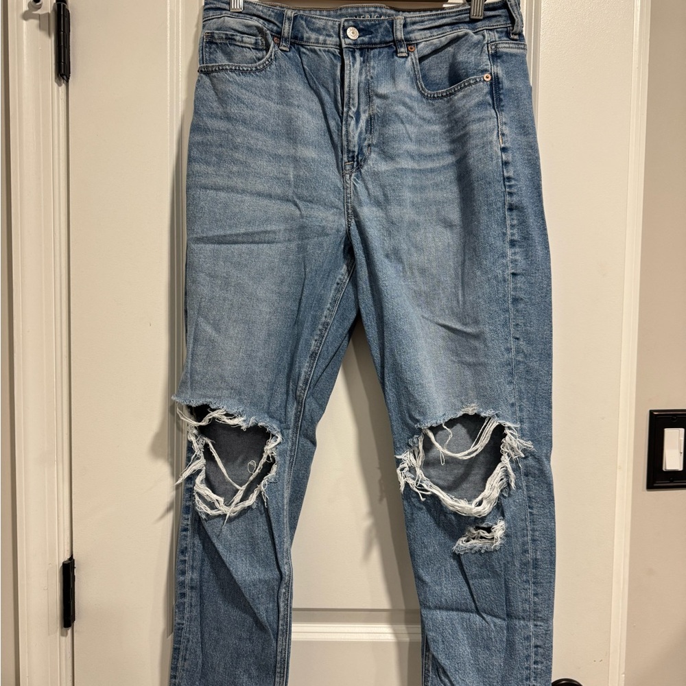 American Eagle Outfitters Light Blue Distressed Boyfriend Jeans